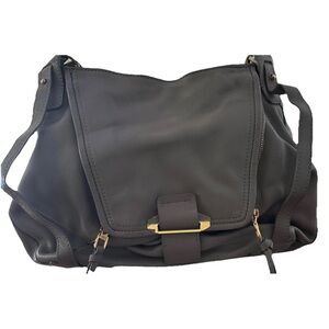 Kooba NWOT  Gorgeous Gray Jonnie Pedal leather Zipper Pockets, Shoulder Bag